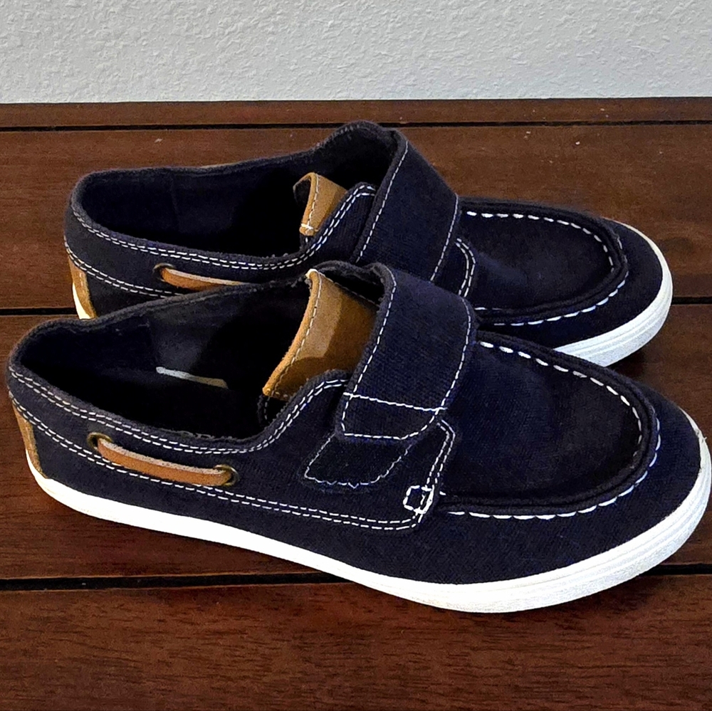 Children's Place Boat Shoes Size 2